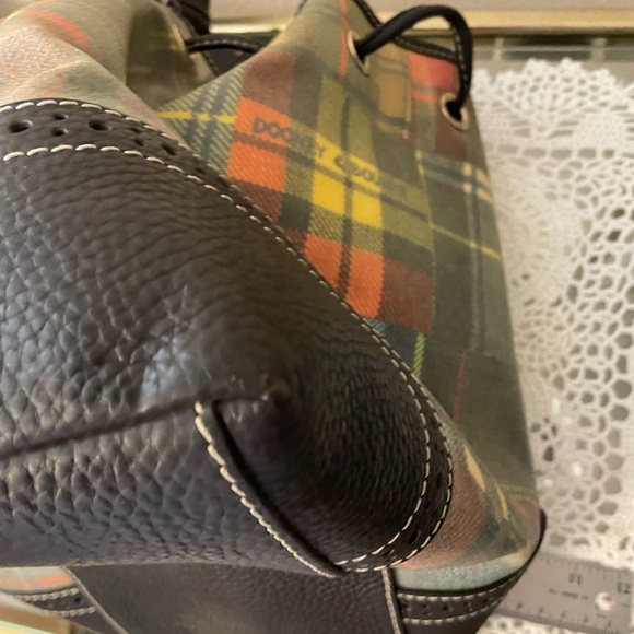 Dooney & Bourke coated cotton large drawstring bag w/ leather trim, used - Picture 9 of 12